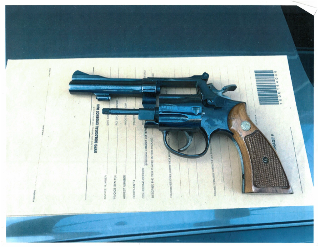adams_jaquan_gun_photo_11_21_2022 adams_jaquan_gun_photo_11_21_2022